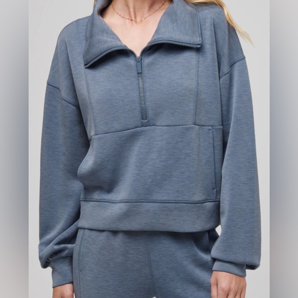 NWT TravisMathew Women's Skyloft Soft Half-Zip, EXTREMELY soft, size XS, blue - Picture 2 of 12